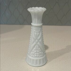 White Vase with Scalloped Rim and Intricate Pattern
